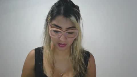 sarissmunera online show from March 6, 2025, 3:13 pm