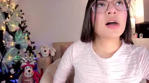 Sarita Lozano online show from December 21, 2025, 9:33 pm