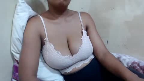 Snapshot of saronette chatting on December 20, 2024, 12:27 pm saronette online show from December 20, 2024, 12:27 pm