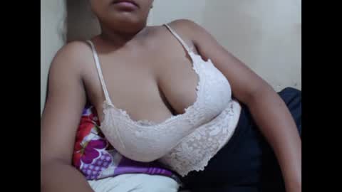 Snapshot of saronette chatting on January 16, 2025, 10:10 am saronette online show from January 16, 2025, 10:10 am