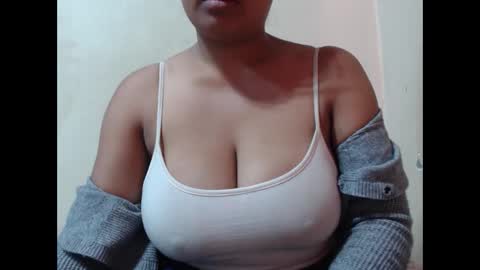 Snapshot of saronette chatting on October 14, 2025, 6:25 am saronette online show from October 14, 2025, 6:25 am