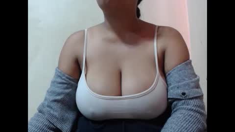 Snapshot of saronette chatting on October 16, 2025, 6:03 am saronette online show from October 16, 2025, 6:03 am