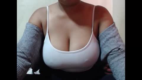 Snapshot of saronette chatting on November 14, 2025, 5:39 am saronette online show from November 14, 2025, 5:39 am