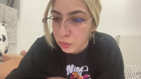 Snapshot of sarrah_rossy chatting on January 3, 2025, 10:08 pm Sarrah online show from January 3, 2025, 10:08 pm