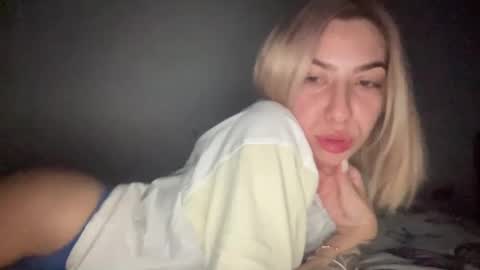 Snapshot of sarrah_rossy chatting on January 11, 2025, 4:27 am Sarrah online show from January 11, 2025, 4:27 am