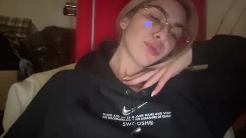 Snapshot of sarrah_rossy chatting on January 17, 2025, 2:29 am Sarrah online show from January 17, 2025, 2:29 am