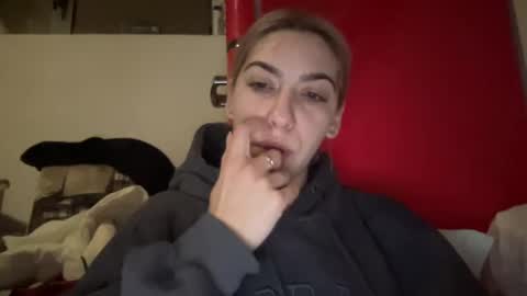 Snapshot of sarrah_rossy chatting on January 27, 2025, 3:04 am Sarrah online show from January 27, 2025, 3:04 am