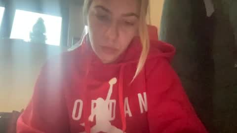 Snapshot of sarrah_rossy chatting on February 1, 2025, 9:54 am Sarrah online show from February 1, 2025, 9:54 am