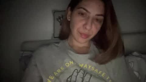 Snapshot of sarrah_rossy chatting on March 11, 2025, 11:37 pm Sarrah online show from March 11, 2025, 11:37 pm