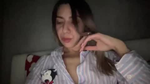 Sarrah online show from November 14, 2025, 10:51 pm