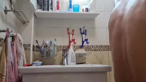 Snapshot of sasha999111 chatting on December 24, 2024, 2:01 pm Eldak23 online show from December 24, 2024, 2:01 pm