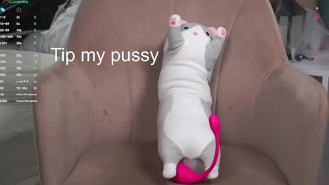 Snapshot of sasha_arrt chatting on November 7, 2025, 9:31 am sasha_arrt online show from November 7, 2025, 9:31 am