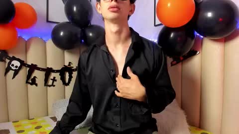 Snapshot of sasha_blazes chatting on October 19, 2025, 3:40 am sasha_blazes online show from October 19, 2025, 3:40 am