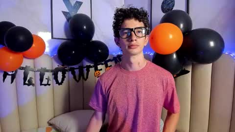 Snapshot of sasha_blazes chatting on October 20, 2025, 3:29 am sasha_blazes online show from October 20, 2025, 3:29 am