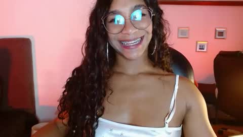 Snapshot of sasha_bowei chatting on October 21, 2025, 2:12 am sasha_bowei online show from October 21, 2025, 2:12 am