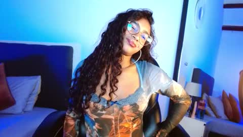 sasha_bowei online show from November 8, 2025, 2:12 am