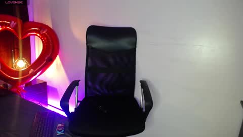 Snapshot of sasha_brattz chatting on February 15, 2025, 5:09 am Sasha Brattz online show from February 15, 2025, 5:09 am