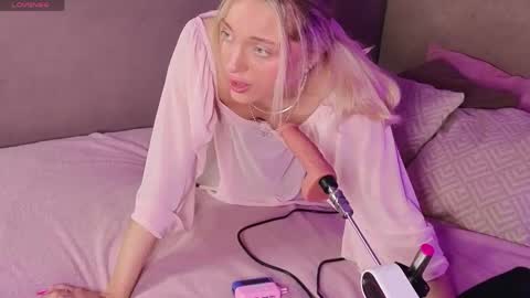 Snapshot of sasha_hardy chatting on May 27, 2026, 9:23 pm Sasha online show from May 27, 2026, 9:23 pm