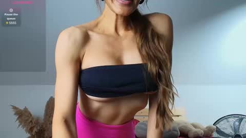 Sasha Silk online show from November 26, 2025, 7:59 pm