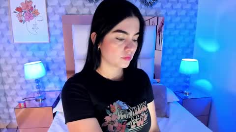 Camila  online show from October 9, 2025, 11:19 am