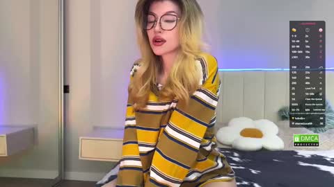 Hi everyone my name is Sasha   online show from February 14, 2025, 9:45 am