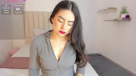 Sashaa online show from September 29, 2025, 11:15 am