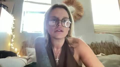Snapshot of sashabby3 chatting on May 3, 2026, 10:05 pm sashabby3 online show from May 3, 2026, 10:05 pm