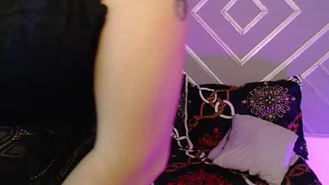 sashabluex online show from October 5, 2025, 9:51 am