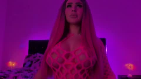 Snapshot of sashachase chatting on September 22, 2025, 12:01 am Sasha online show from September 22, 2025, 12:01 am