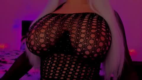 Snapshot of sashachase chatting on October 2, 2025, 3:35 am Sasha online show from October 2, 2025, 3:35 am