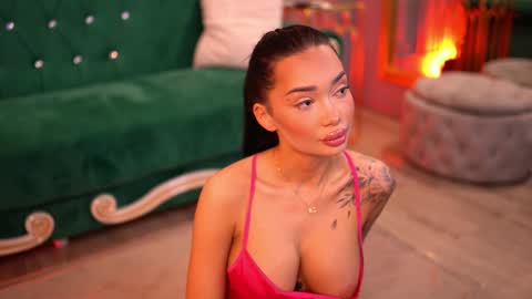 Dennise online show from March 6, 2025, 6:59 pm