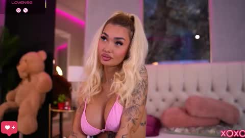 Dennise online show from September 17, 2025, 6:31 pm