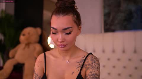 Dennise online show from October 7, 2025, 6:16 pm