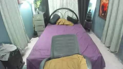 Snapshot of sashahuwanna chatting on March 18, 2026, 6:44 pm ESTELLA online show from March 18, 2026, 6:44 pm