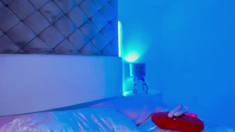 Snapshot of sashajune chatting on February 1, 2025, 7:13 pm selene online show from February 1, 2025, 7:13 pm