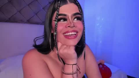 Snapshot of sashajune chatting on February 17, 2025, 9:08 pm selene online show from February 17, 2025, 9:08 pm