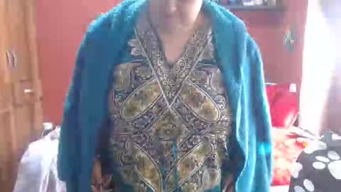 Snapshot of sasharosee2 chatting on May 11, 2026, 2:45 pm S A S H A R O S E online show from May 11, 2026, 2:45 pm