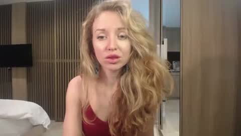 Sasha online show from October 25, 2025, 8:00 am