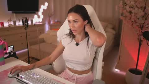 Snapshot of sashawest_official chatting on April 16, 2026, 11:51 pm sashawest_official online show from April 16, 2026, 11:51 pm