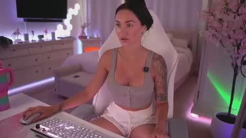 Snapshot of sashawest_official chatting on July 15, 2026, 10:59 pm sashawest_official online show from July 15, 2026, 10:59 pm