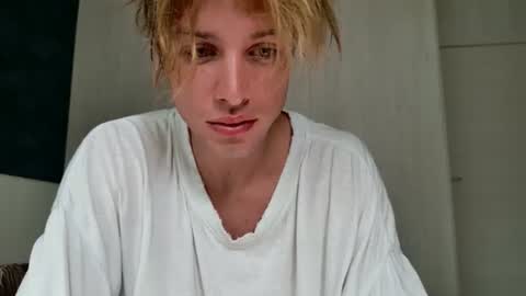 Snapshot of sashenkka chatting on July 3, 2026, 1:45 am Sasha -- online show from July 3, 2026, 1:45 am