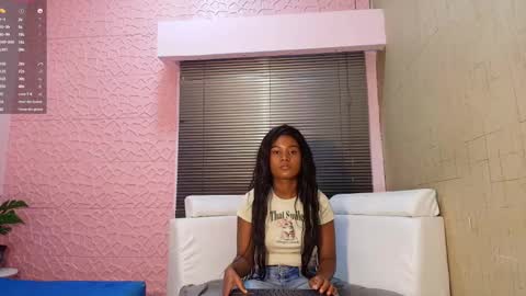 SashhaLux22 online show from March 5, 2025, 5:40 am