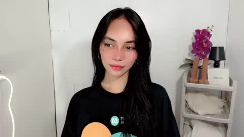 Sashi online show from November 9, 2025, 1:31 pm