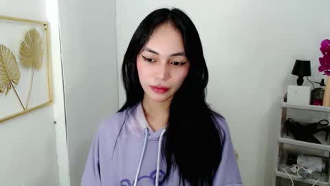 Sashi online show from December 16, 2025, 8:36 pm