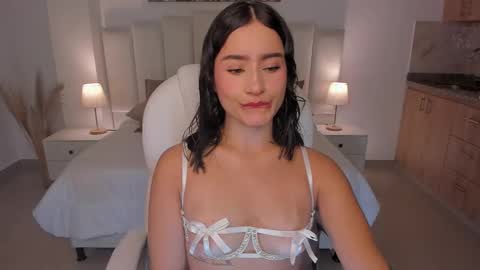 saskia litt online show from December 23, 2025, 3:59 am