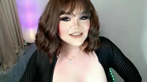 Snapshot of sassy_vivits chatting on May 7, 2026, 5:35 am sassy_vivits online show from May 7, 2026, 5:35 am