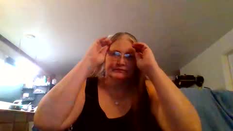 Sassymama82 online show from April 29, 2026, 9:57 am