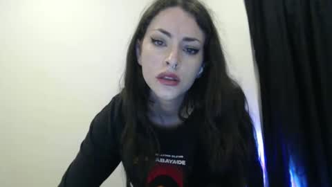 Nia online show from March 1, 2025, 11:26 pm