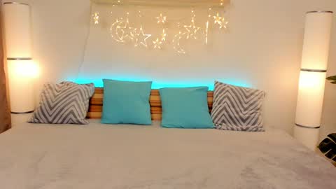 Snapshot of satimilf_ chatting on February 6, 2025, 11:04 pm Sati online show from February 6, 2025, 11:04 pm