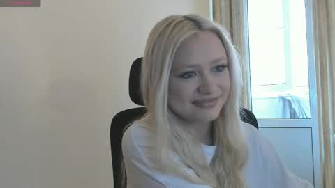 satinpresence online show from June 4, 2026, 5:13 am